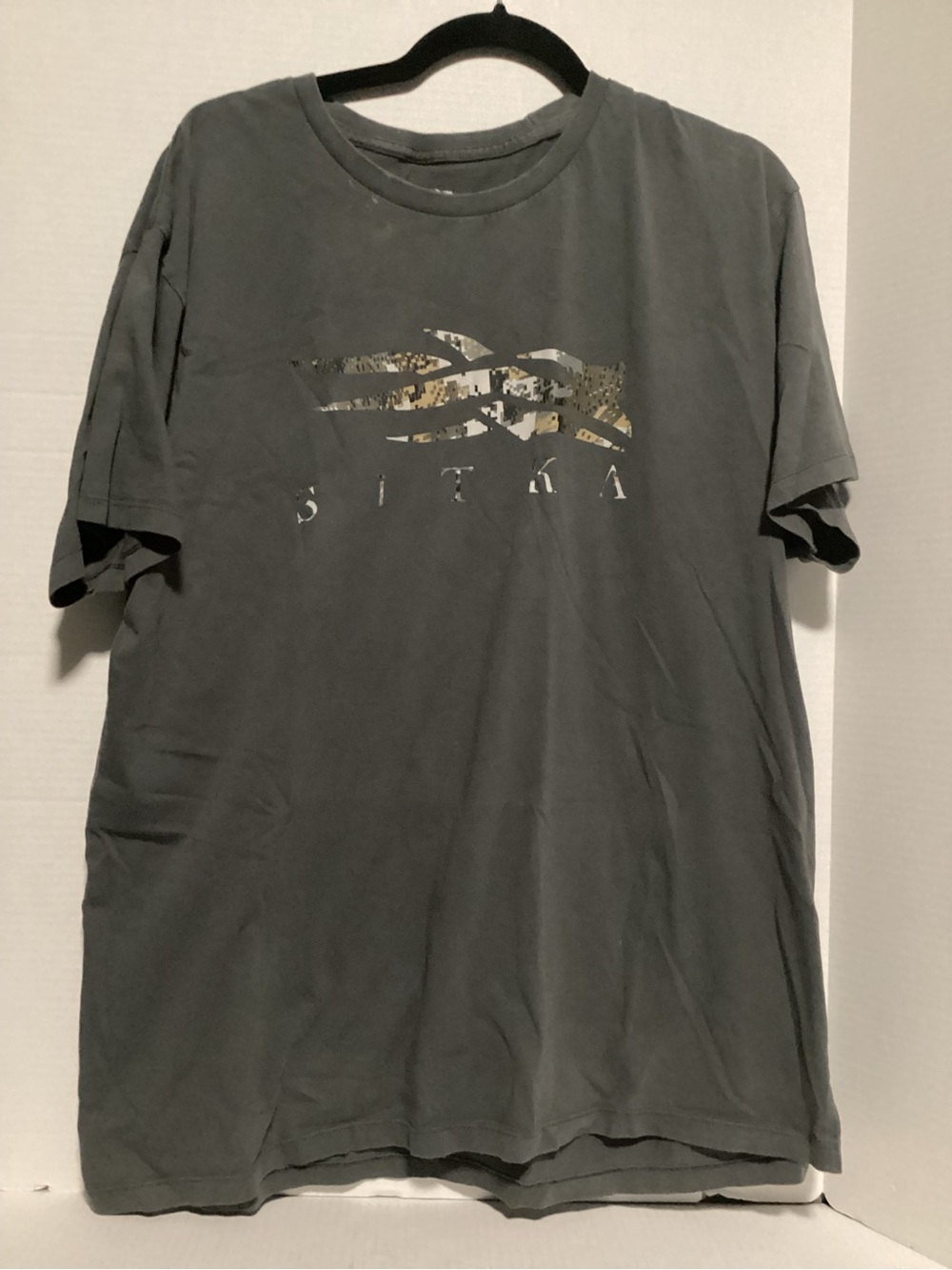 Sitka Men's Short Sleeve Logo Tee in Charcoal size XL